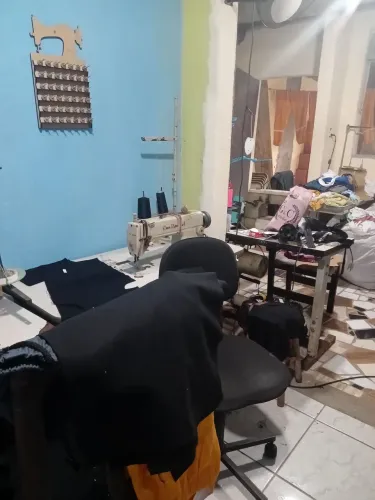 Precisa-se de costureira