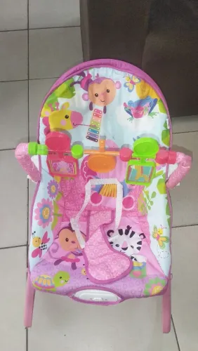 Cadeira de descanso bebê vibra e toca