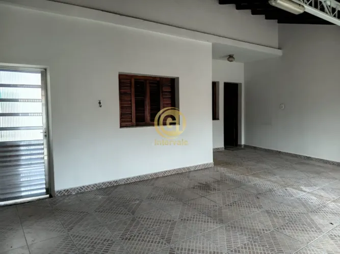 Casa excelente com ambientes amplos e bem distribuídos!