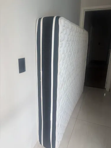 Cama queen Colchão box ortobom - em perfeito estado 
