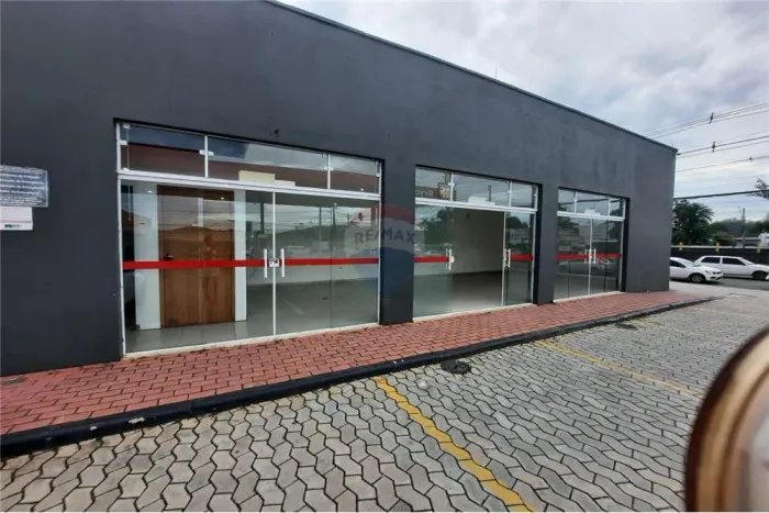 Loja para Locação no bairro Santa Cruz.