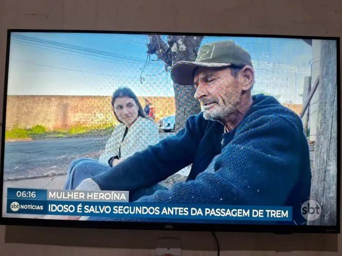 Smart TV AOC 43" Roku TV - Imagem Full HD e Acesso a Milhares de Canais!