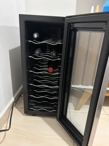 Adega de vinho Electrolux 12 garrafas
