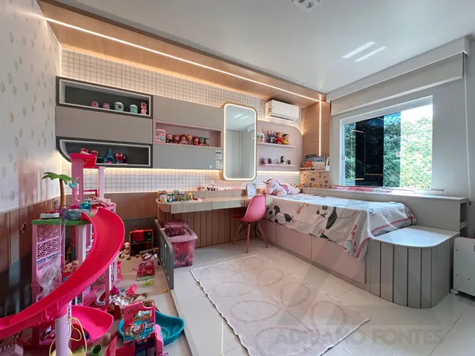 Belíssima Casa Em condomínio 