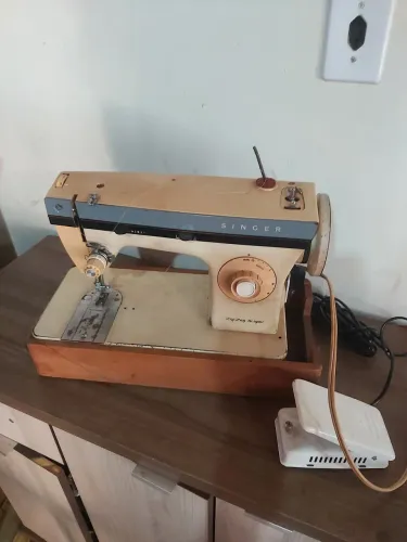 Vendo ou troco máquina de costurar