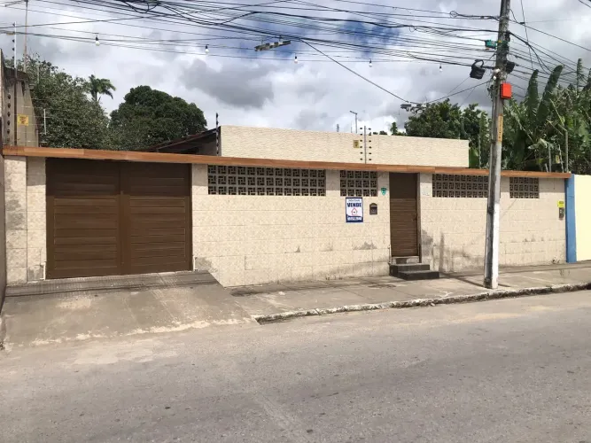 Vende-se Casa em Limoeiro