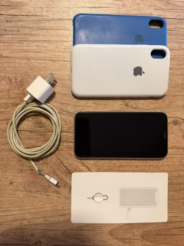Iphone XR 64gb em ótimo estado c/ cabo original de 2m