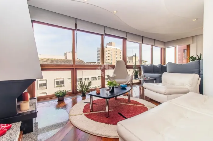 Cobertura à venda no Mont Serrat em Porto Alegre | 431m² privativos, piscina e vista defin