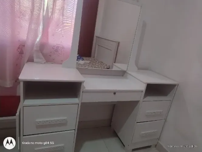 Vendo uma penteadeira