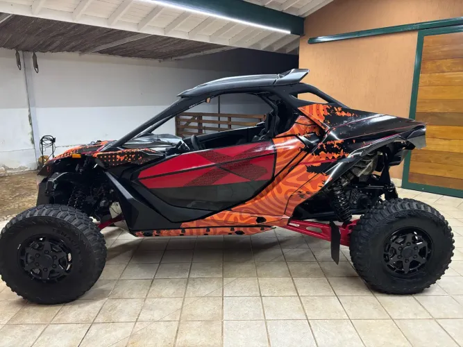 UTV Maverick R 2025 - 900km