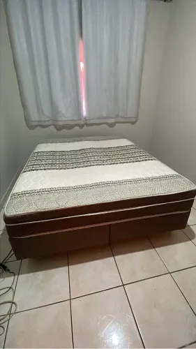 Cama queen Cinza c/ molas Ensacadas 