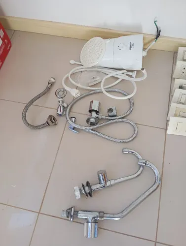 Tomadas, torneiras e ducha