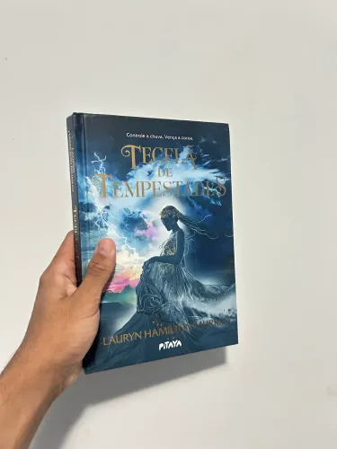 Livro tecelã de tempestades 