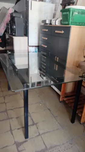 Mesa sem cadeiras (Vidro Bisotado)