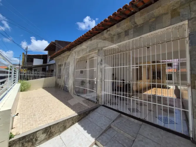 Casa à venda no bairro Suíssa