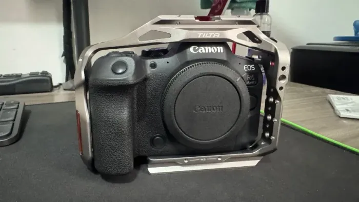 Camera Canon R6 Mark Ii + Cage Tilta