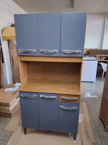 ARMÁRIO DE COZINHA