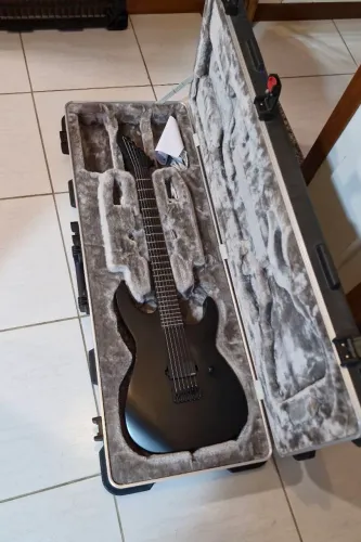 Guitarra LTD Black Metal M HT