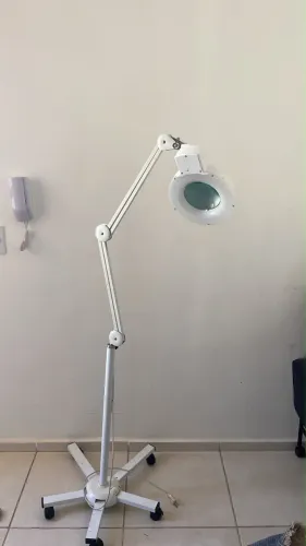 Vendo lupa de estética, não entrego