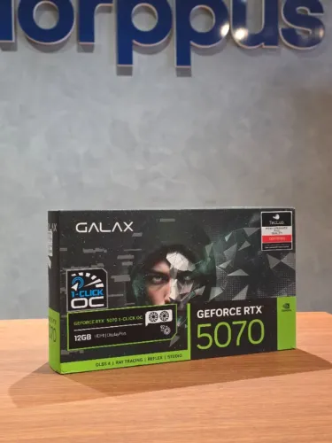 Placa de Vídeo GALAX GeForce RTX 5070 1-Click OC 12GB Seminova