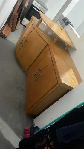 Vende-se essa escrivaninha