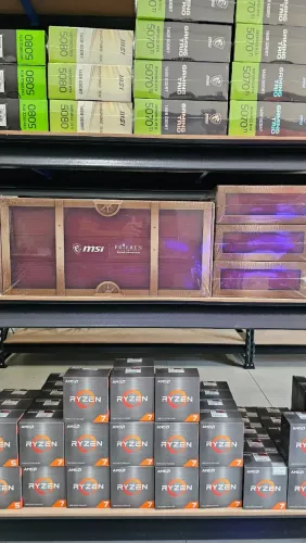 RTX 5070 Ti Frieren Edition OC 16GB GDDR7 - LOJA CONCEITUADA NO BR