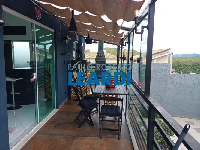 SOBRADO - RESIDENCIAL MORUMBÍ - MG