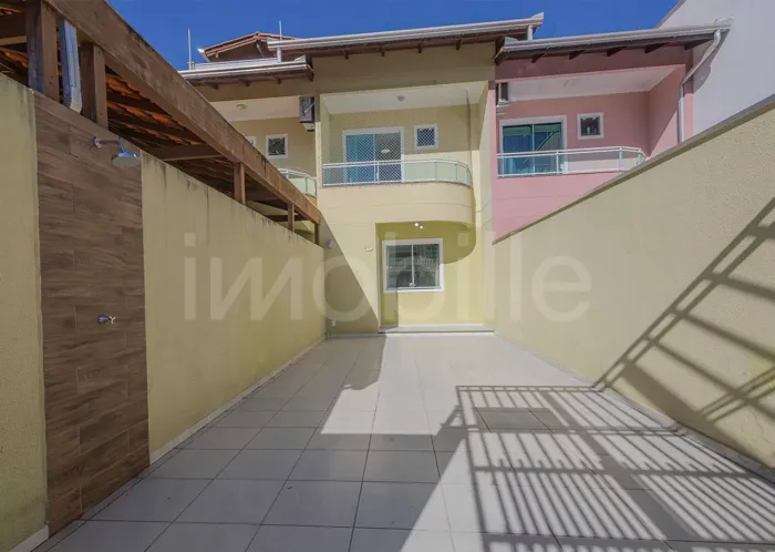 Sobrado no Condominio Ariribá em Balneário Camboriú.