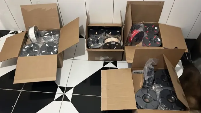 MEGA LOTE PLA 48kg - Filamentos Premium (Preto/Branco/Bege/Vermelho) - Impressora 3D