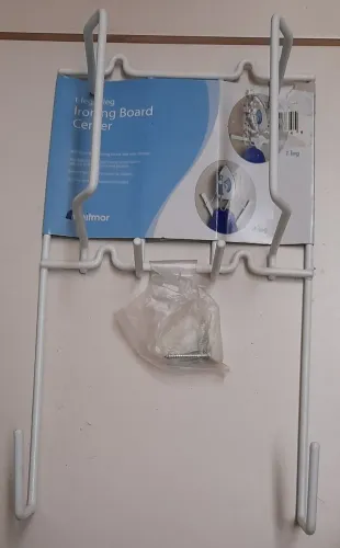 Suporte para pendurar ferro e tábua de passar