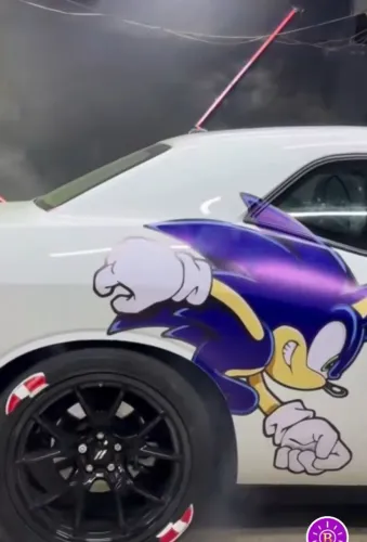 Adesivo sonic correndo para carro