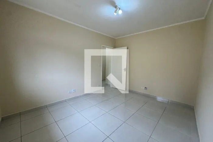 Casa à Venda - Vila Yara, 3 Quartos, 214 m2