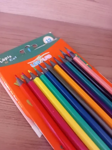 Lápis de cor a centavos
