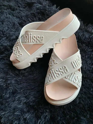 Vendo Melissa poucas vezes usadas