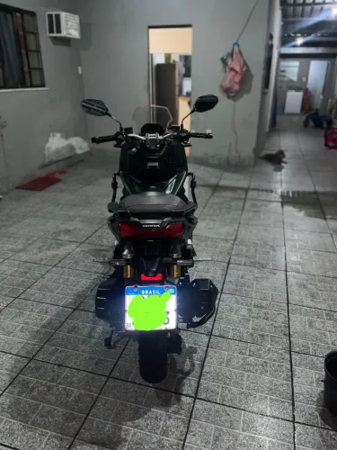 Vendo Honda adv 150 moto zera