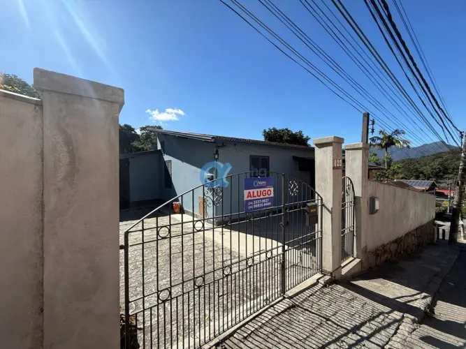 Linda casa em região privilegiada - Mosela - Petrópolis/RJ