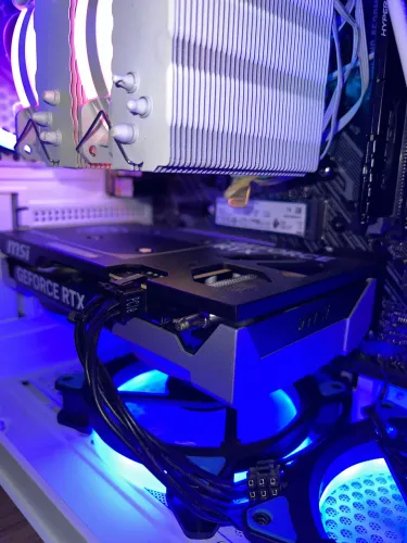 Placa de Vídeo MSI GeForce RTX 5060 8G VENTUS 2X OC