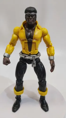 Marvel Legends Luke Cage Toybiz