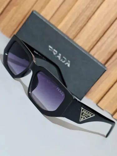 Óculos de sol Prada Milano Retro