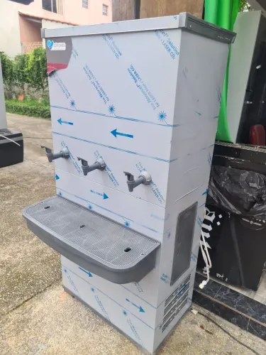 Bebedouro industrial 100 litros 3 torneiras
