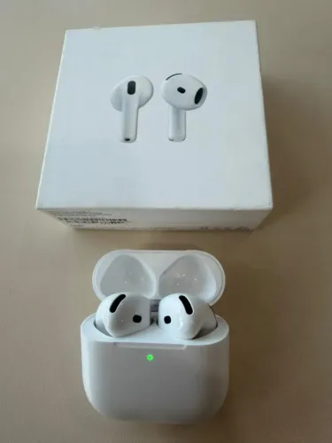 Apple AirPods 4 pouco uso