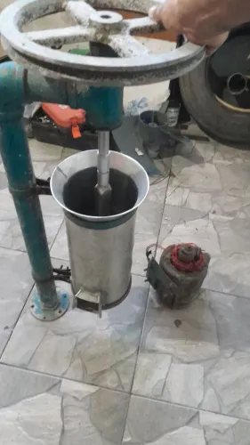 Máquina de bater açaí ou bater leite de coco