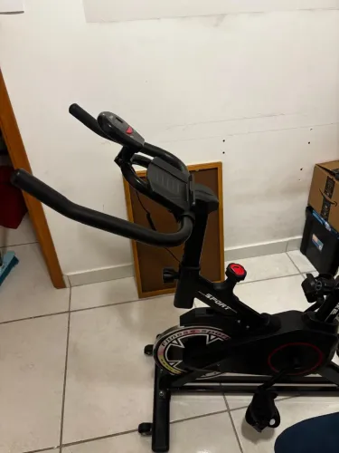 Bicicleta Ergométrica Spinning - pouquíssimo usada - Com Nota Fiscal