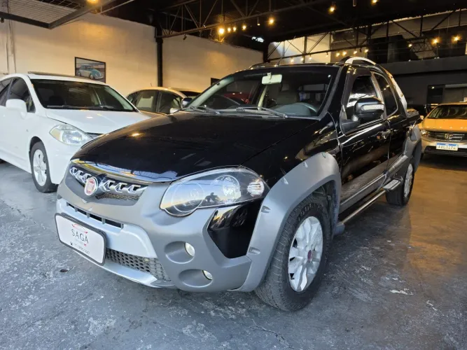 Fiat Strada Adv. Ext. 1.8 Locker Dual.flex CE 2013