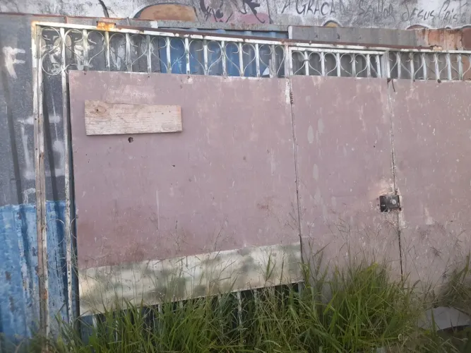 Grades e portão