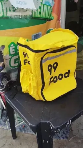 Vendo Bag 99 nunca usada.