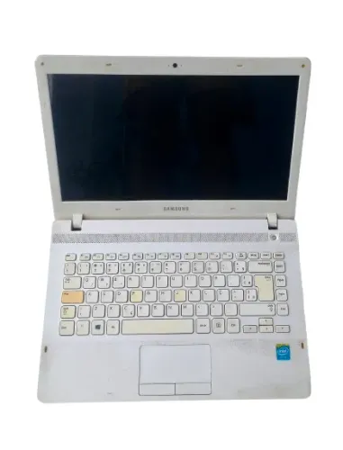 Notebook Samsung NP270E4E Liga, roda a ventoinha mas não da video leia a descrição