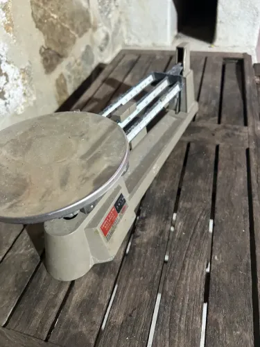 Balança antiga 500g