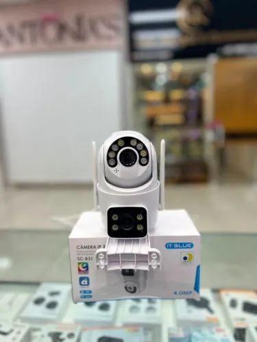 CÂMERA DE SEGURANÇA COM RASTREAMENTO AUTOMÁTICO DE LUZ DUPLA