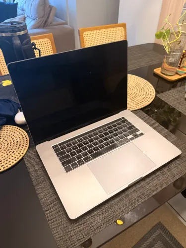 MacBook Pro 16  e iPad M1